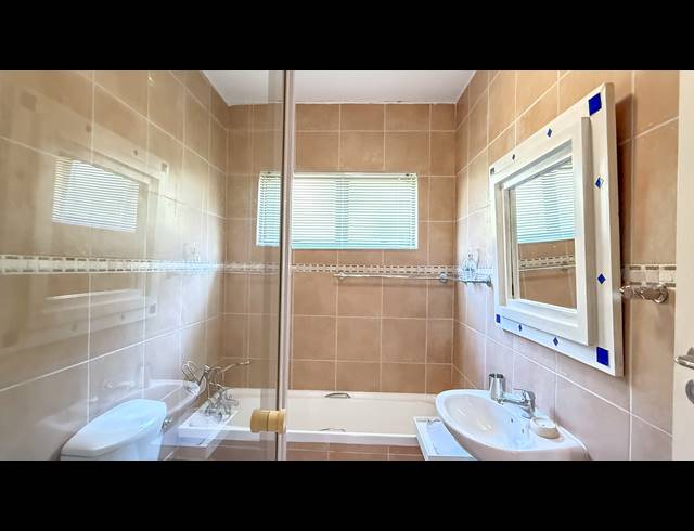 3 BEDROOM FLAT FOR SALE IN COMPENSATION BEACH